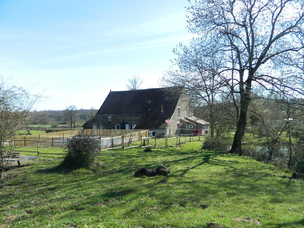 Meubles De Tourisme La Reserve Saint-Pierre-les-Bois エクステリア 写真